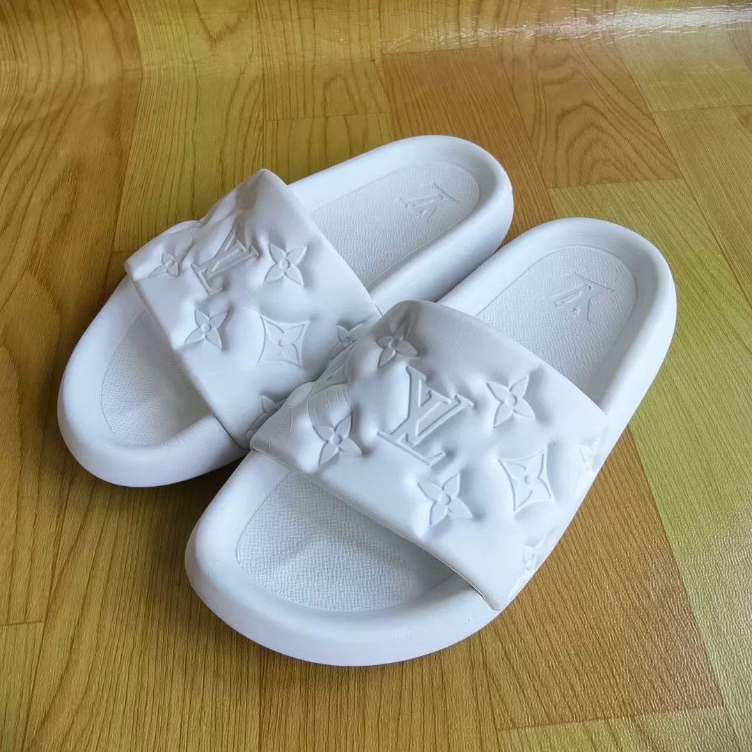 Louis Vuitton Louis Vuitton Embossed Monogram Slippers Size US 8 / EU 41 - 1 Thumbnail