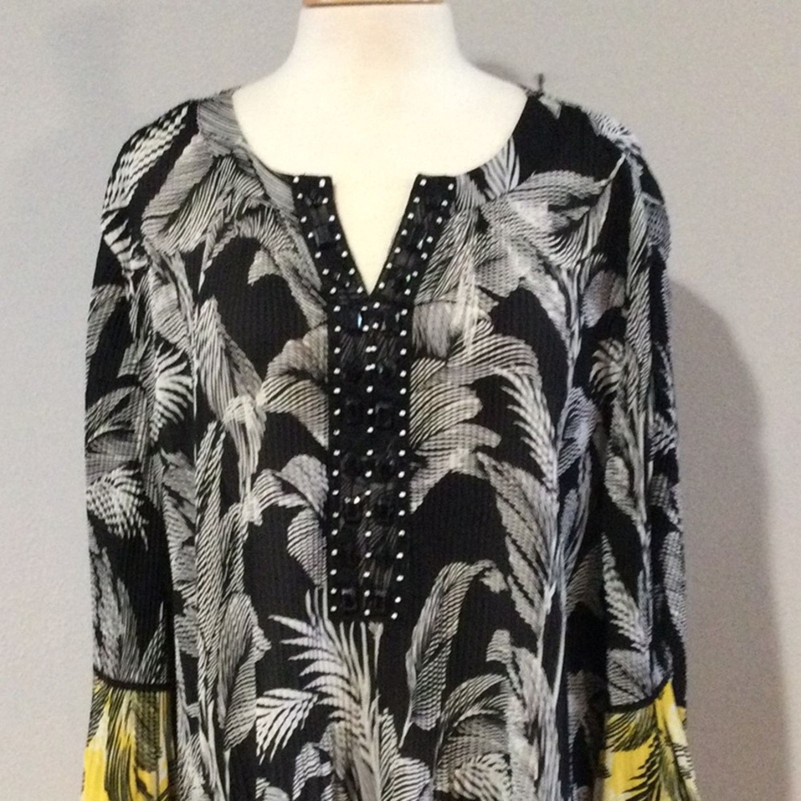 Other Catherines Multicolor Stretch Beaded Blouse Size 3X 26/28W Size 3XL / US 20-22 - 2 Thumbnail