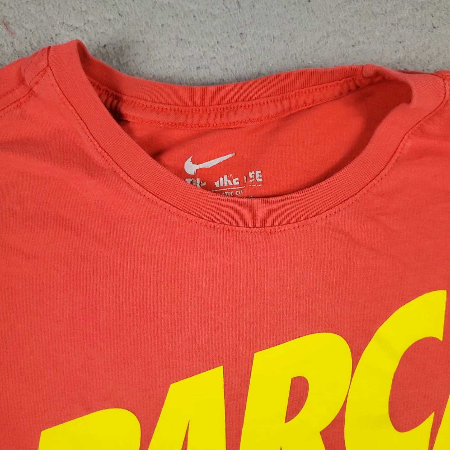 Nike NIKE T-Shirt Mens Medium Red Graphic Swoosh Casual Short Sleeve Size US M / EU 48-50 / 2 - 3 Thumbnail