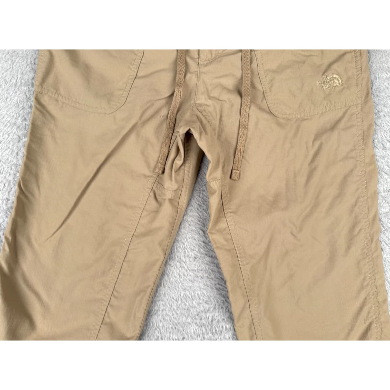 The North Face VINTAGE The North Face Women's Shorts Capri 4 Beige Cotton Activewear Hiking Camping 18in Inseam Size 27" / US 4 / IT 40 - 3 Thumbnail
