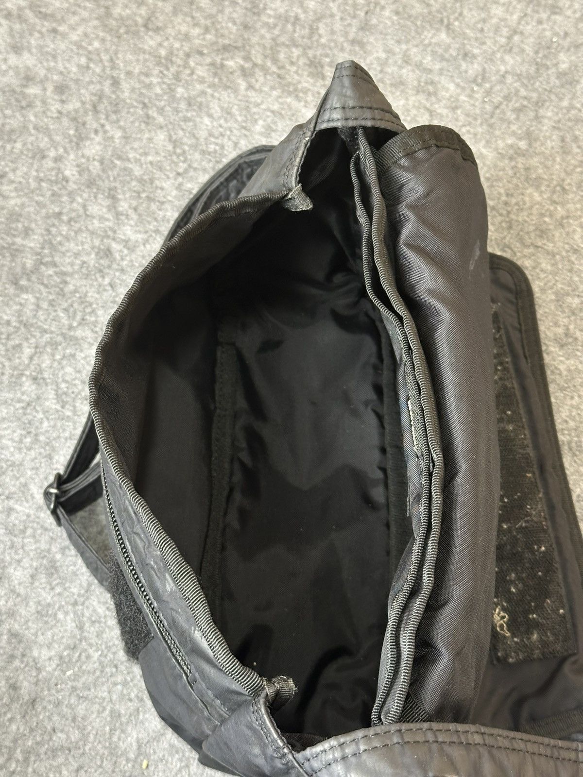 Porter Porter messenger bag with a wrinkled nylon. Size ONE SIZE - 10 Thumbnail