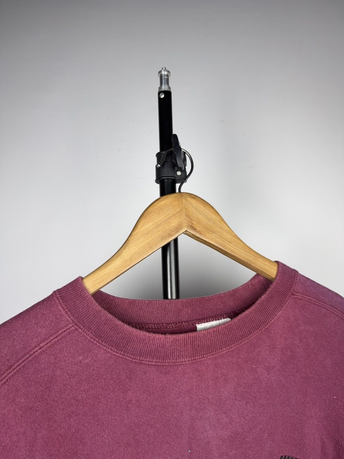 Nike Retro 90s Nike Distressed Burgundy Faded Crewneck Swoosh L Size US L / EU 52-54 / 3 - 6 Thumbnail