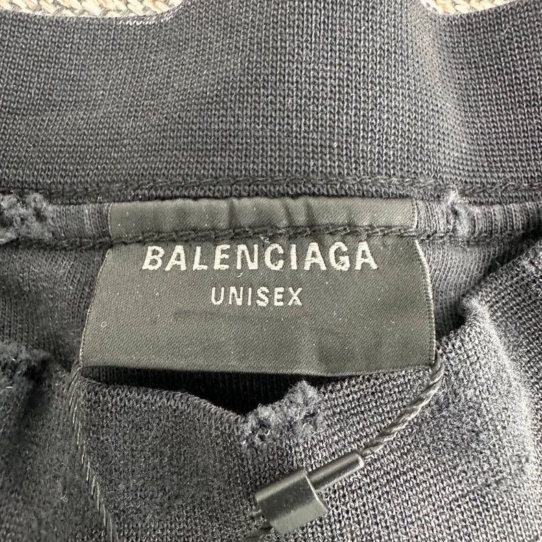 Balenciaga Balenciaga Letter printed short sleeve T-shirt with holes Size US XL / EU 56 / 4 - 3 Thumbnail