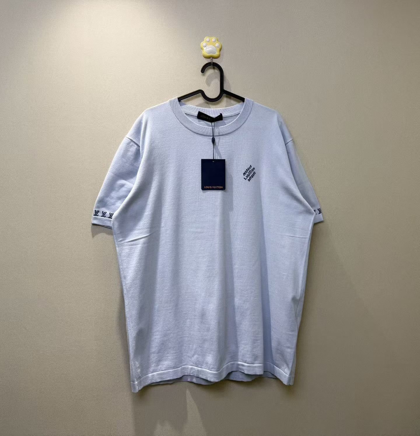 Louis Vuitton Louis Vuitton LV x Pharrell Cuff Logo Tee Size US XL / EU 56 / 4 - 1 Thumbnail
