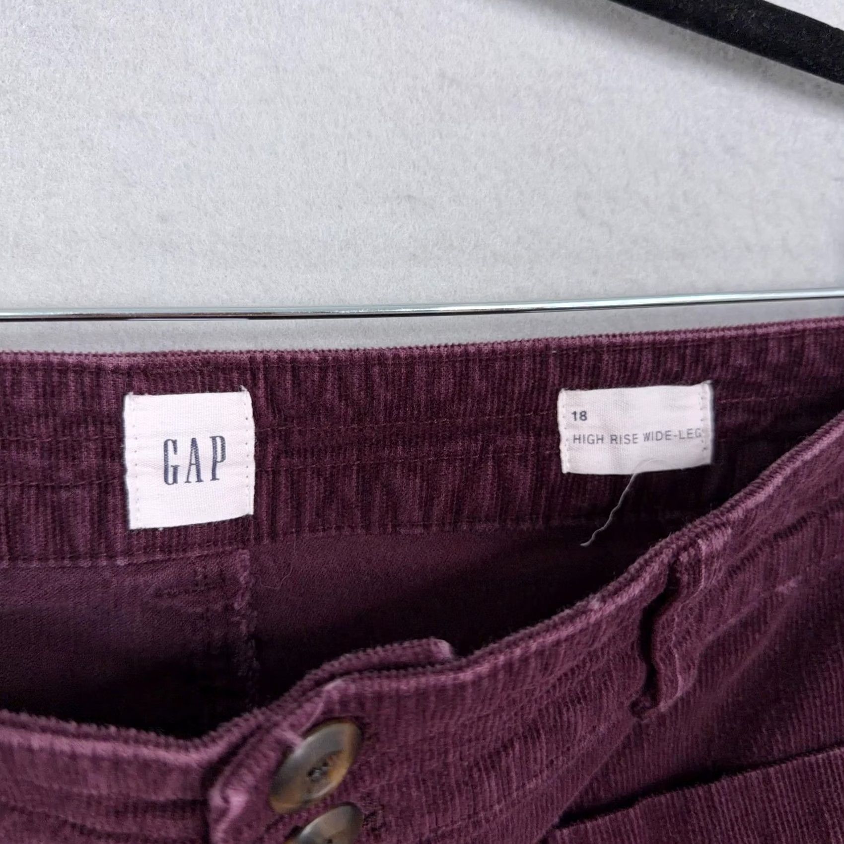 Gap VINTAGE Gap Pants Womens 18 Red High Rise Wide Leg Crop Corduroy Stretch Casual Pockets Size 40" / US 18 - 4 Thumbnail