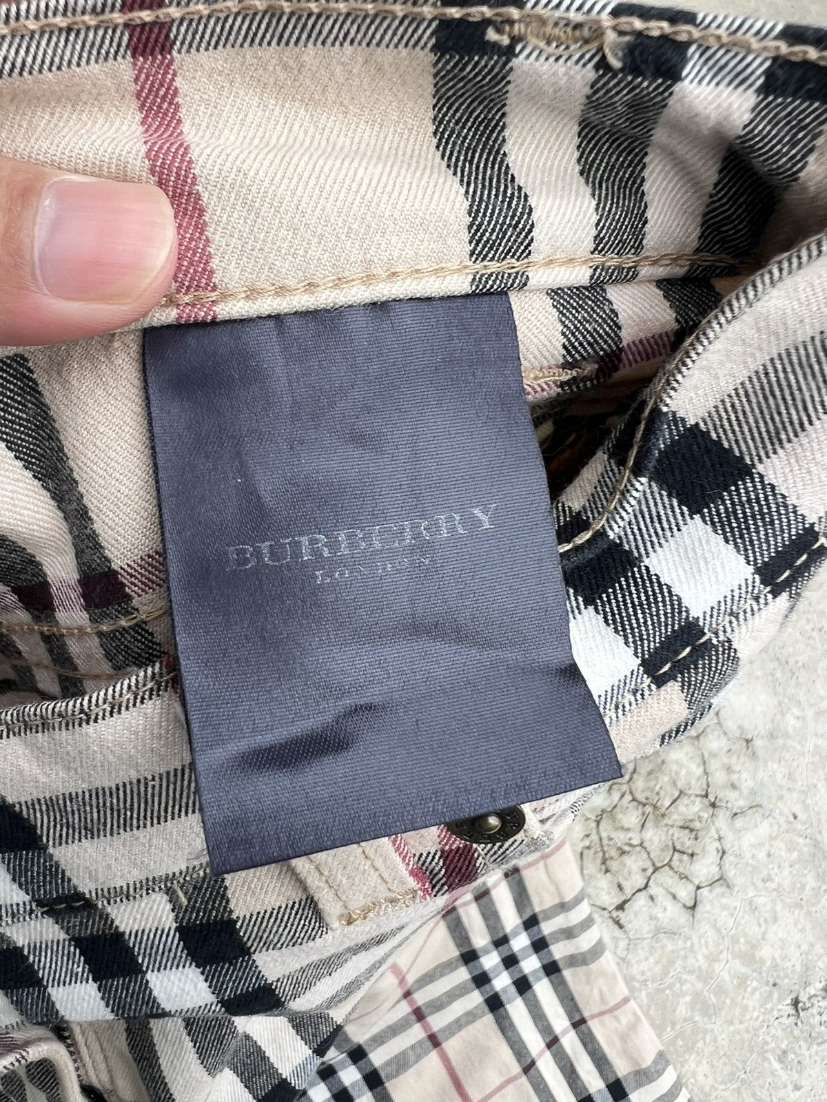 Burberry × Designer Burberry London Nova Check Pants Size 26" / US 2 / IT 38 - 6 Thumbnail