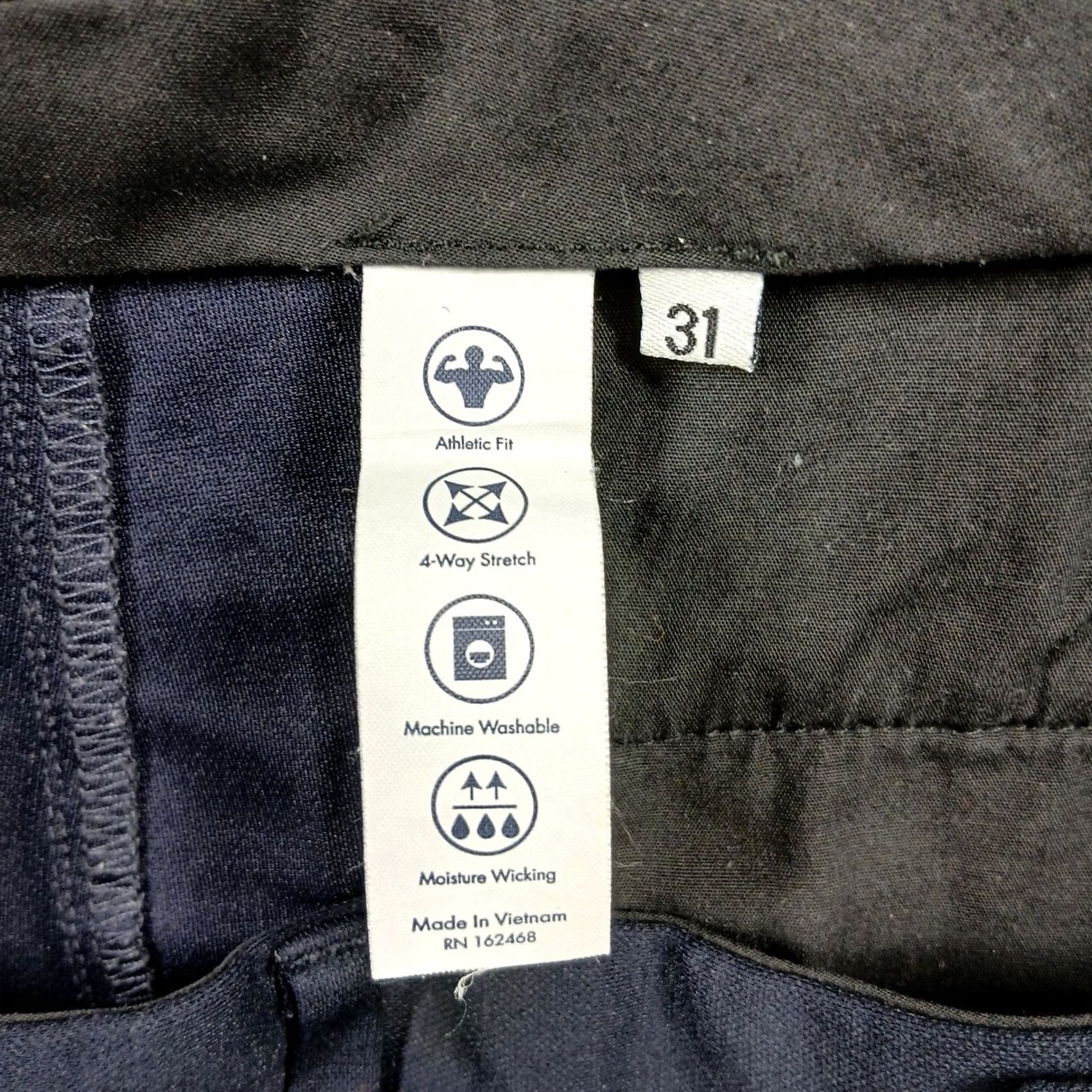 Old Navy Old Navy Men's Navy Athletic Ultimate Tech 4-way Stretch Chino Pants 31x30 EUC Size US 31 - 4 Thumbnail