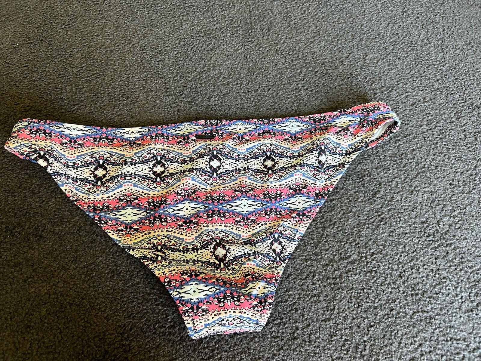 Volcom Volcom Black Multi Print Full Bikini Bottom NEW- Sz L (004) Size ONE SIZE - 6 Thumbnail