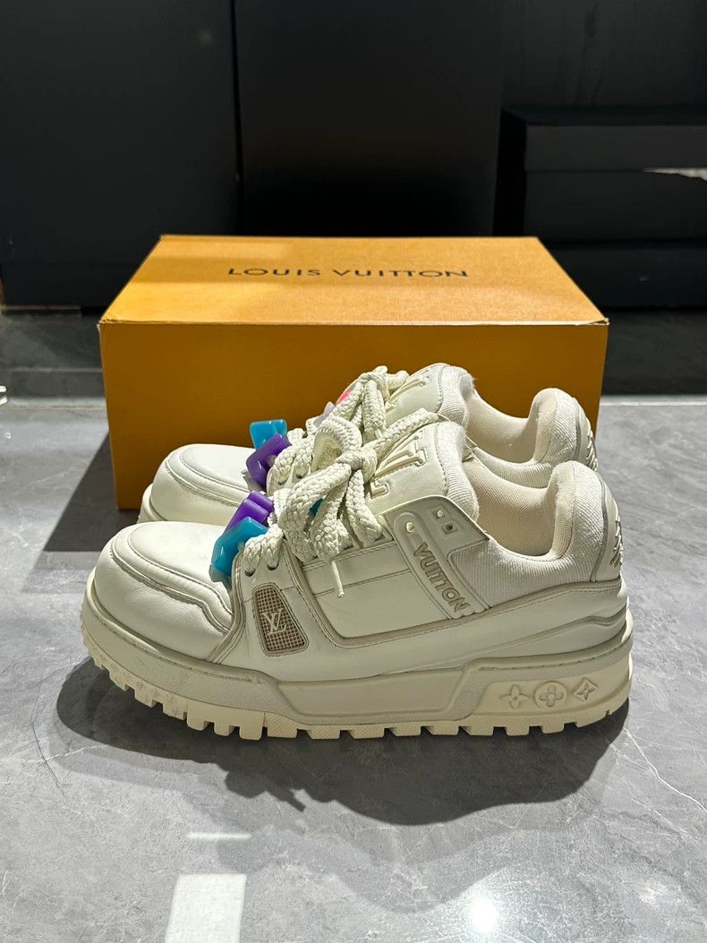 Louis Vuitton Louis Vuitton Trainer maxi original white fat ding shoes Size US 8 / EU 41 - 1 Thumbnail