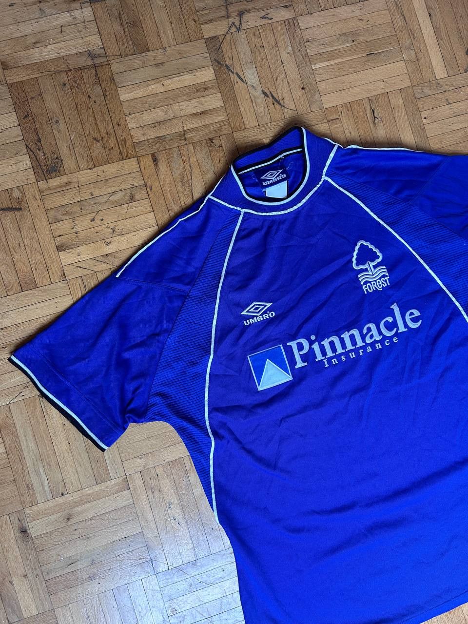 Umbro Vintage Nottingham Forest 1999-00 Football Shirt Umbro XL Size US XL / EU 56 / 4 - 2 Thumbnail