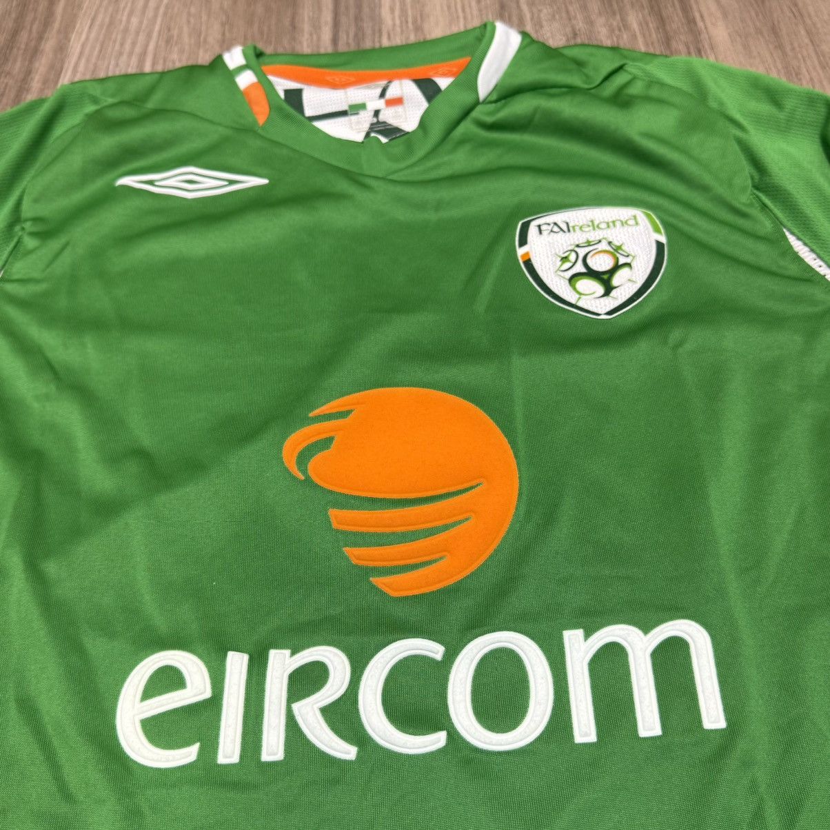 Umbro Ireland 06/08 home shirt Size US S / EU 44-46 / 1 - 3 Thumbnail