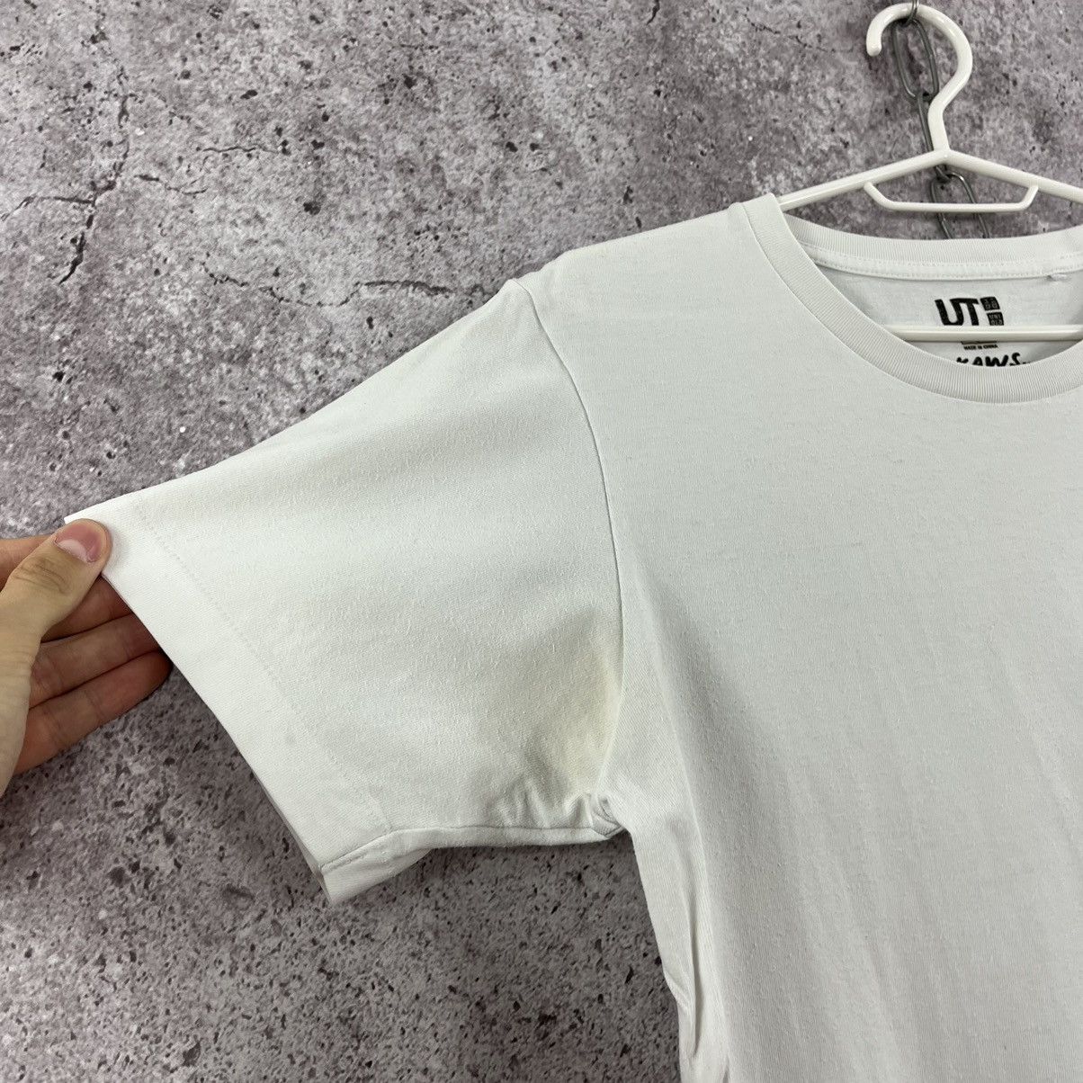 Kaws × Uniqlo Uniqlo x Kaws T-Shirt Pocket Logo Y2K White Size S Size US S / EU 44-46 / 1 - 3 Thumbnail