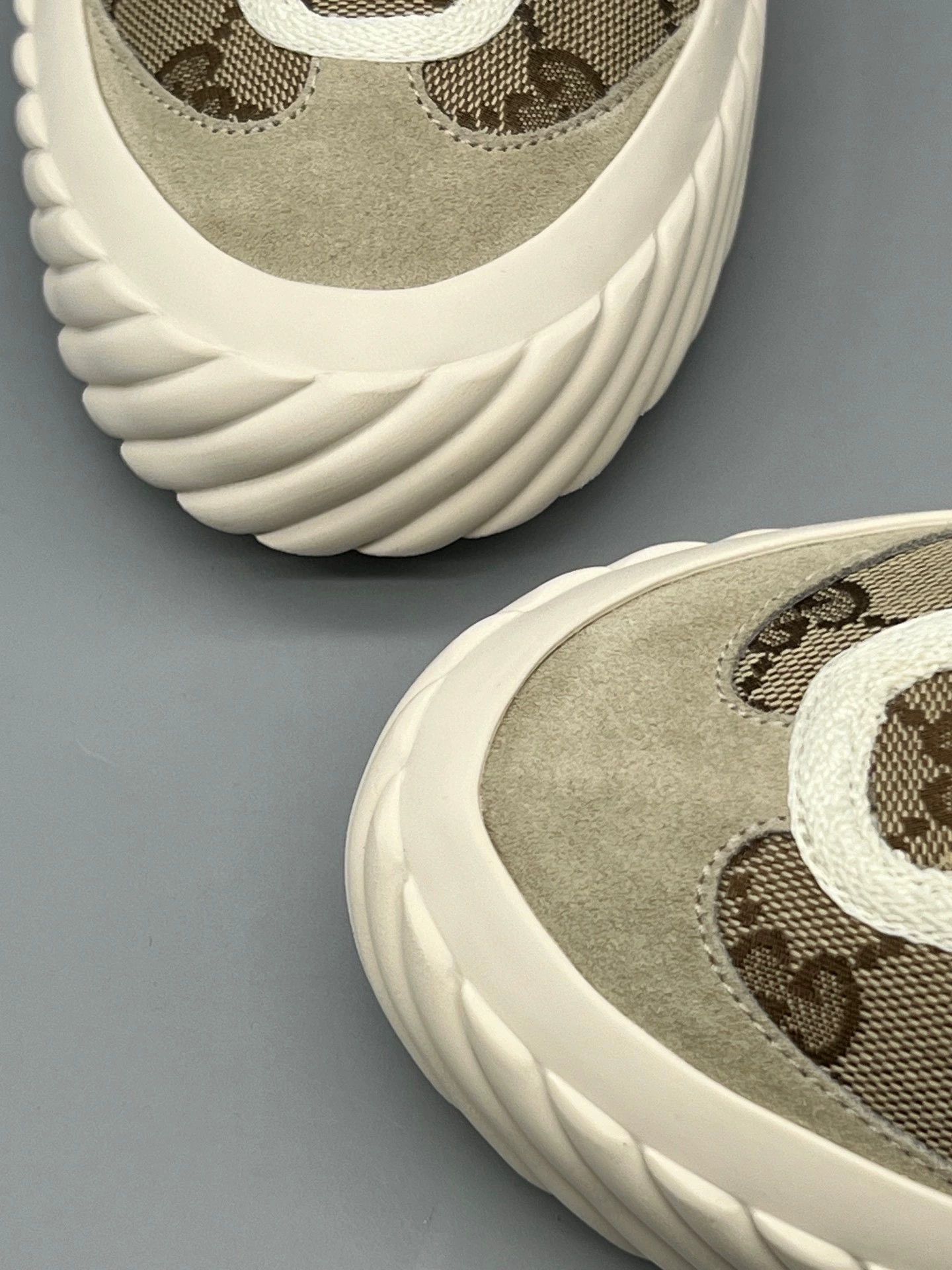 Gucci gucci beige high-top canvas leather sneakers Size US 6.5 / EU 39-40 - 5 Thumbnail