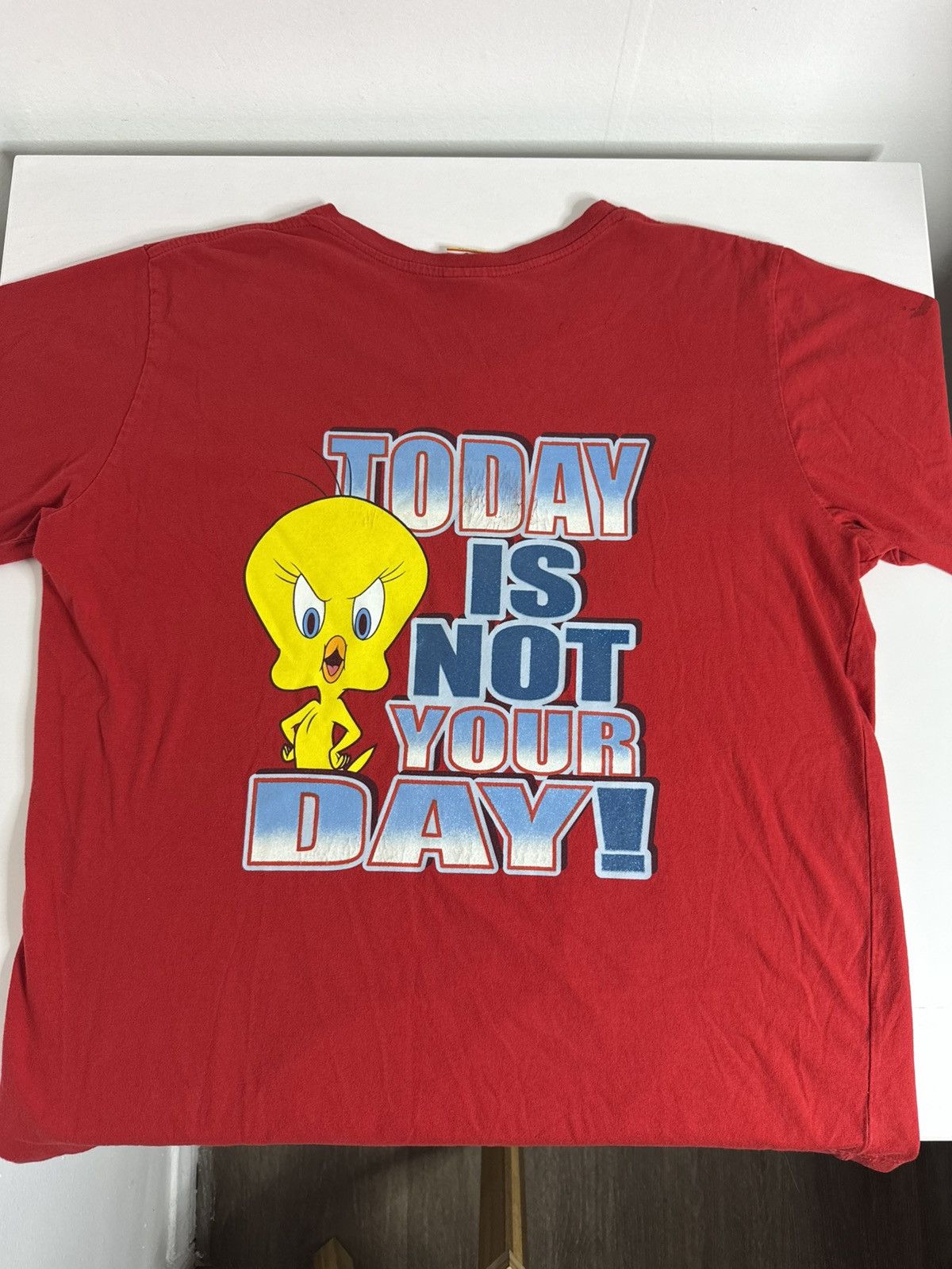 Vintage VINTAGE Women’s Looney Tunes Tweety Tee "Red" (XL) PREOWNED Size US XL / EU 56 / 4 - 5 Thumbnail