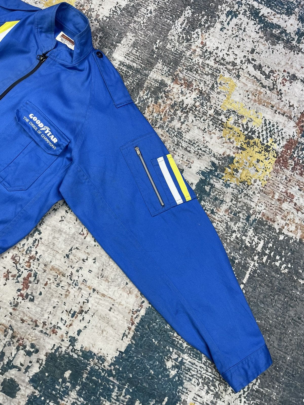 NASCAR Vintage Goodyear Back Hit Big Logo Mechanic Coveralls Size US 35 - 9 Thumbnail