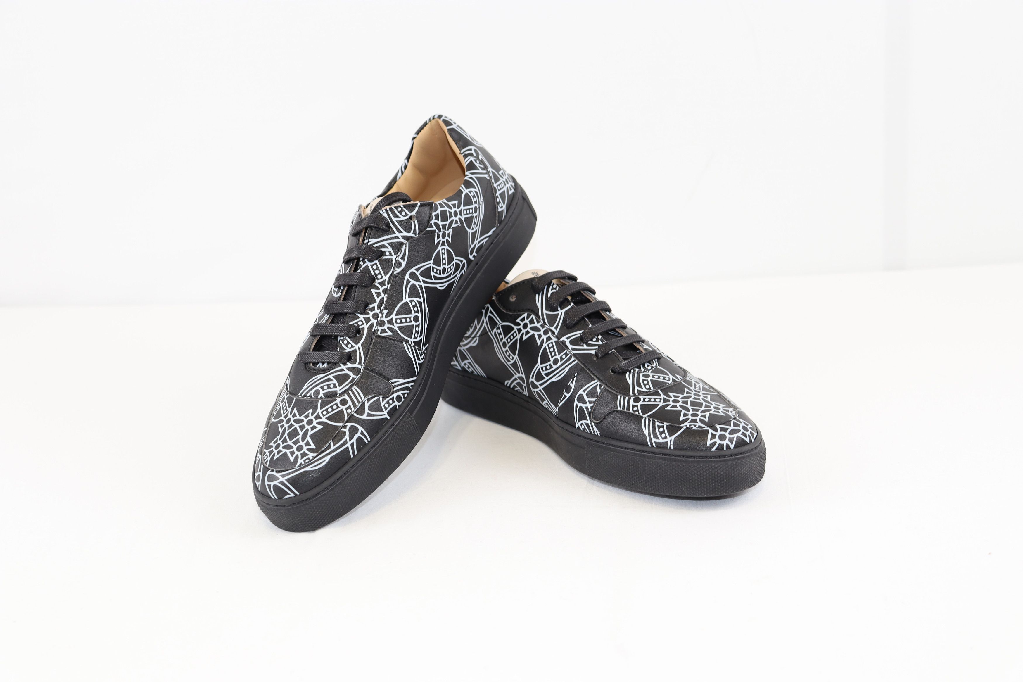 Vivienne Westwood o1rshd Crest Logo All Over Apollo Trainers in Black Size US 8 / EU 41 - 8 Thumbnail