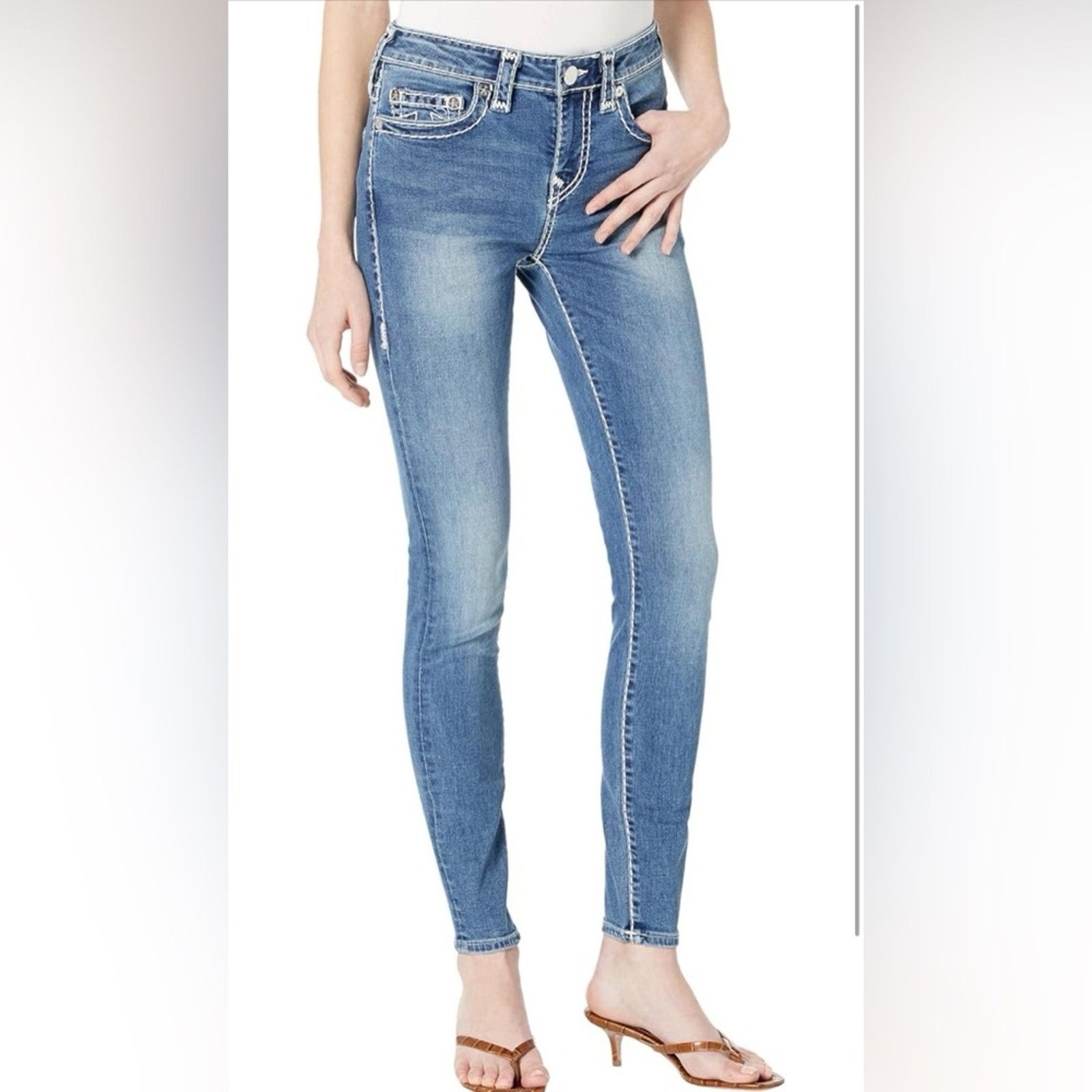 True Religion True Religion Halle Super T in a Medium Wash Jeans size 25 Size 25" / US 0 / IT 36 - 1 Thumbnail
