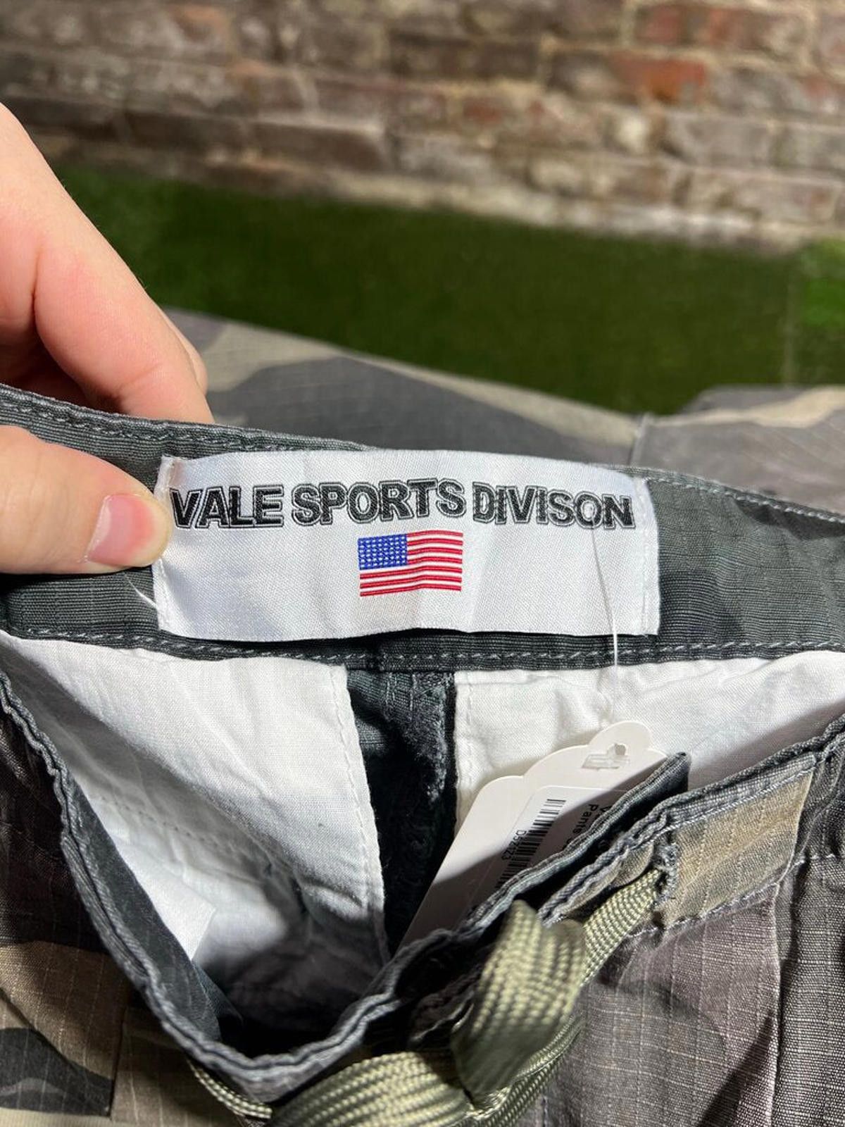 Vale Vale State Black Camo Cargo Pants Sz. 34 Size ONE SIZE - 4 Thumbnail