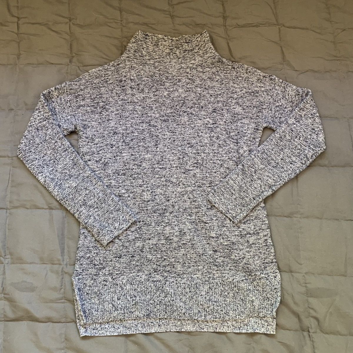 Old Navy Grey knit turtle neck Size XS / US 0-2 / IT 36-38 - 1 Thumbnail