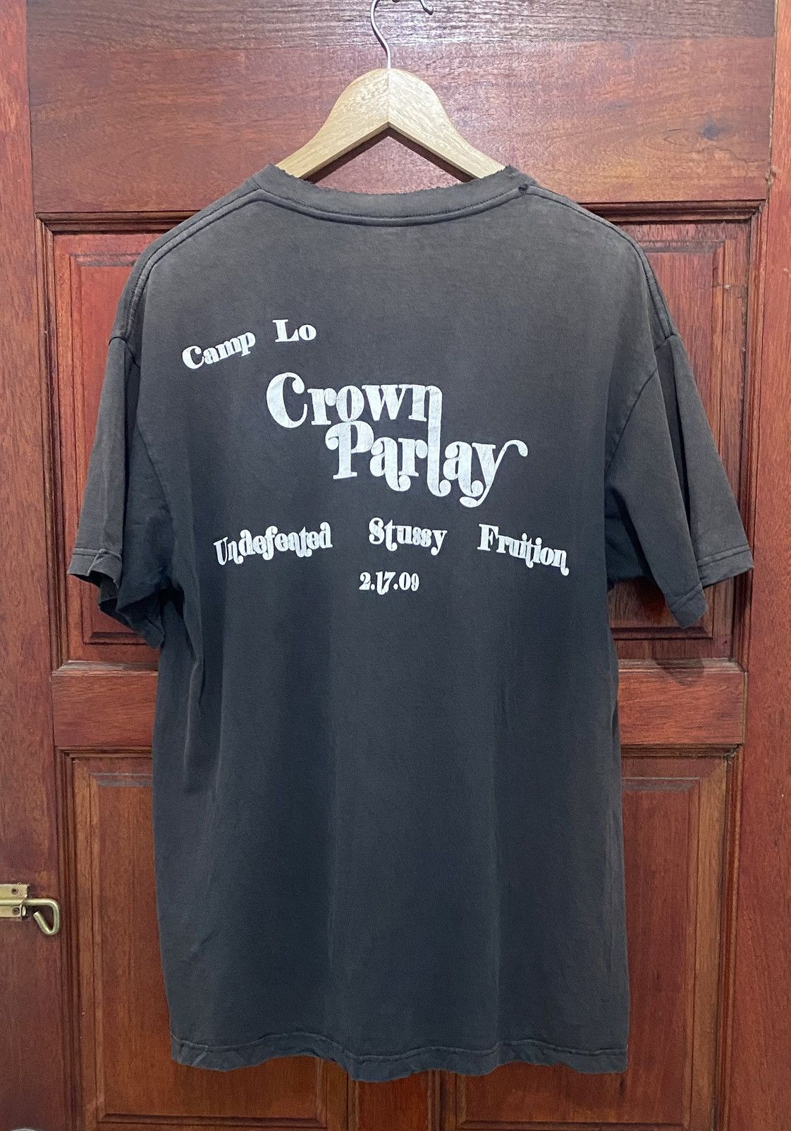 Stussy Vtg Y2K Stussy Undefeated Fruition Crown Parlay Sunfaded Tee Size US L / EU 52-54 / 3 - 2 Thumbnail