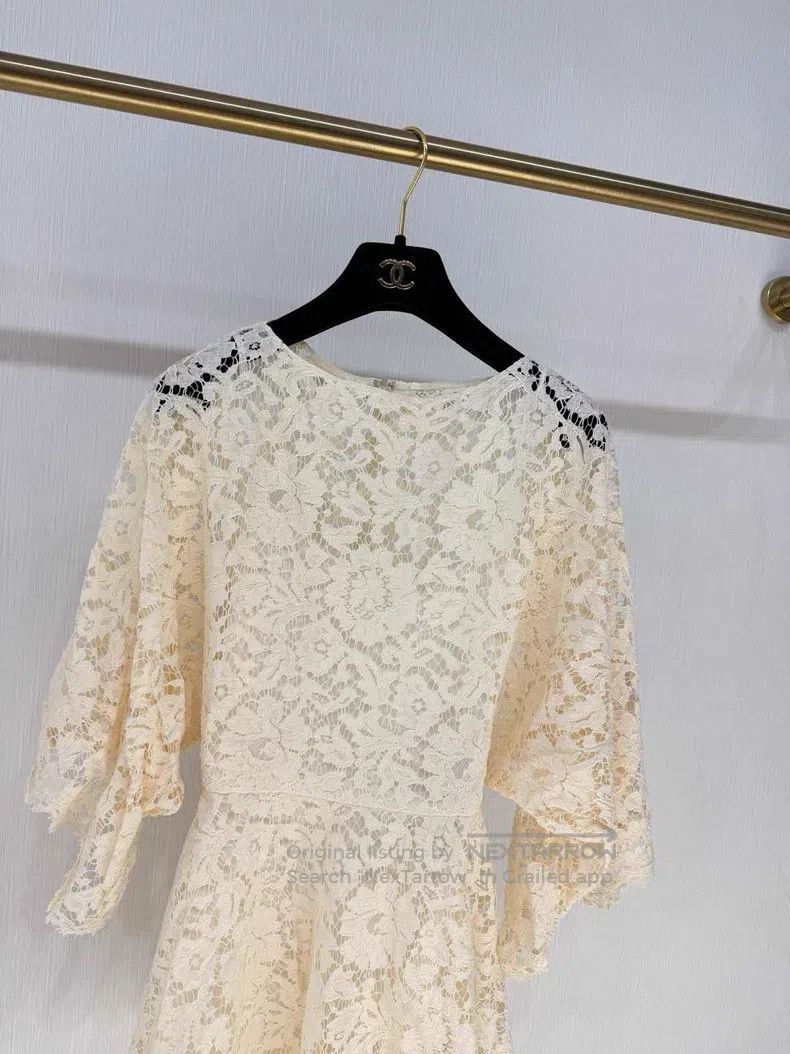 Valentino Valentino Full lace reworked dress Size XS / US 0-2 / IT 36-38 - 3 Thumbnail