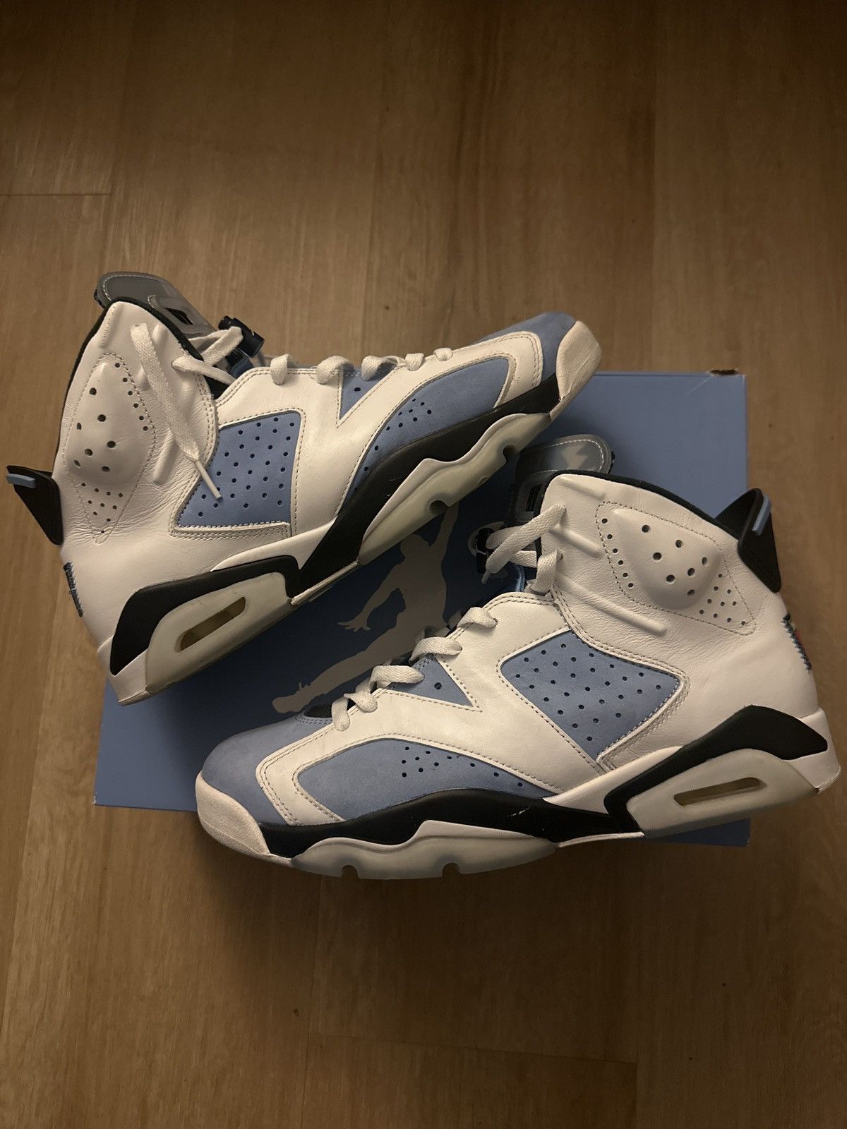 Jordan 6 UNC