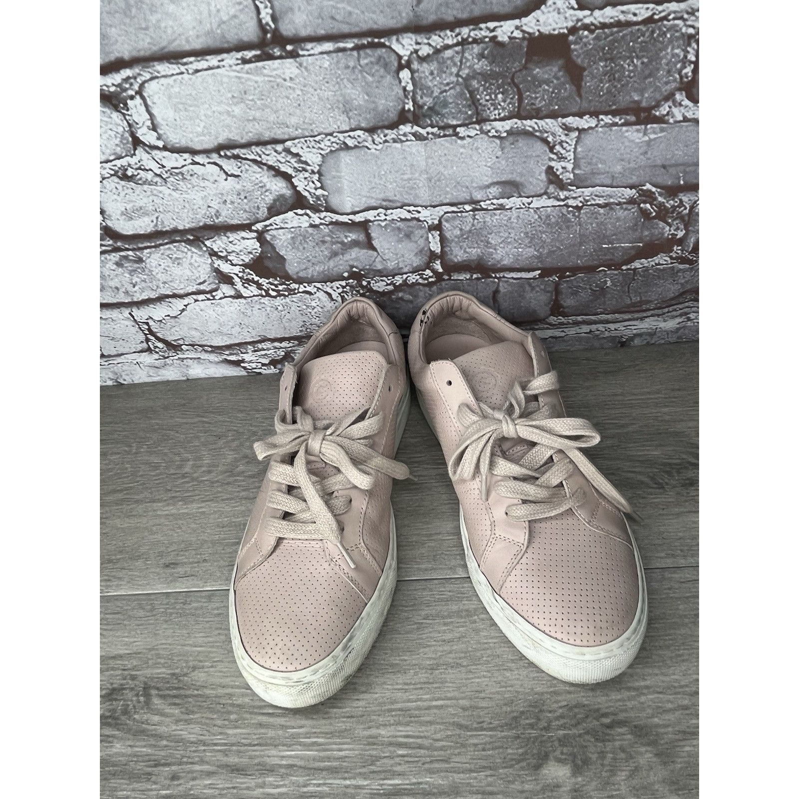 Greats GREATS The Royale Pink Perforated Leather Sneakers Shoes Wom Size US 8.5 / IT 38.5 - 4 Thumbnail
