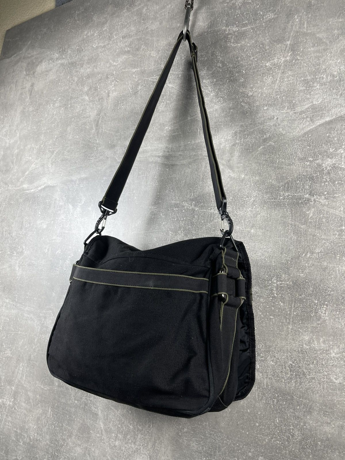 Diesel Diesel Vintage Nylon Crossbody Shoulder Messenger Bag 2000s Size ONE SIZE - 8 Thumbnail