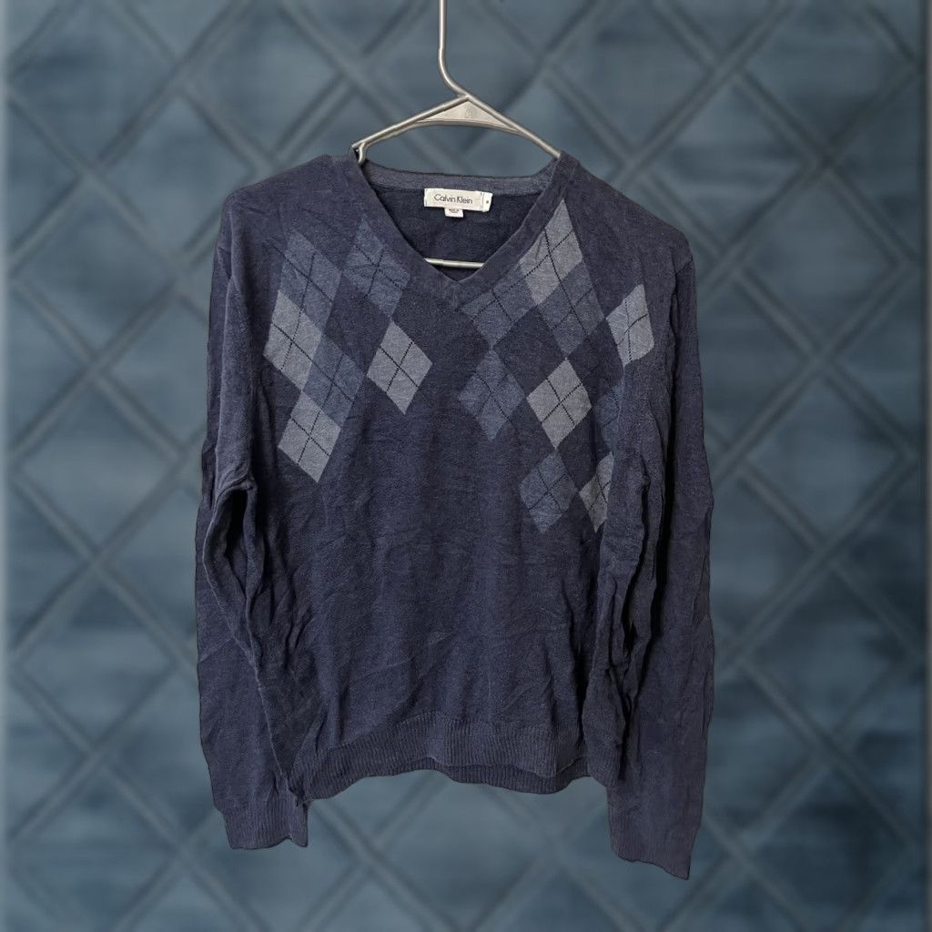 Calvin Klein Calvin Klein Men’s V-Neck Sweater Medium Blue Argyle Cardigan Knit Classic Preppy Designer All Seasons Lightweight Regular Size US M / EU 48-50 / 2 - 1 Thumbnail