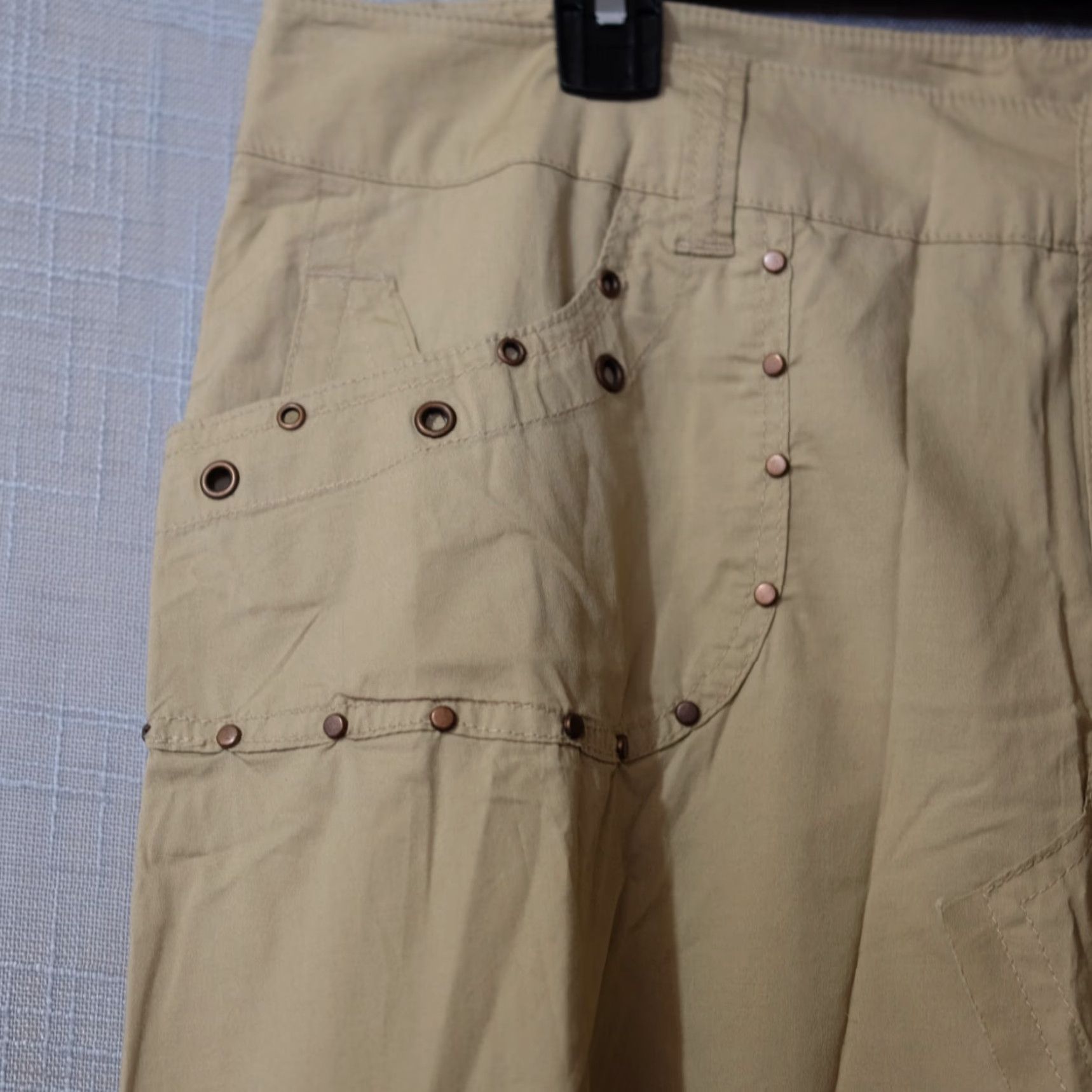 Vintage VINTAGE Venezia Maxi Skirt w/Studded Detail Beige Lightweight Women's 16 Beige Studded Long Skirt 16 Womens Venezia Size 38" / US 16 / IT 52 - 4 Thumbnail