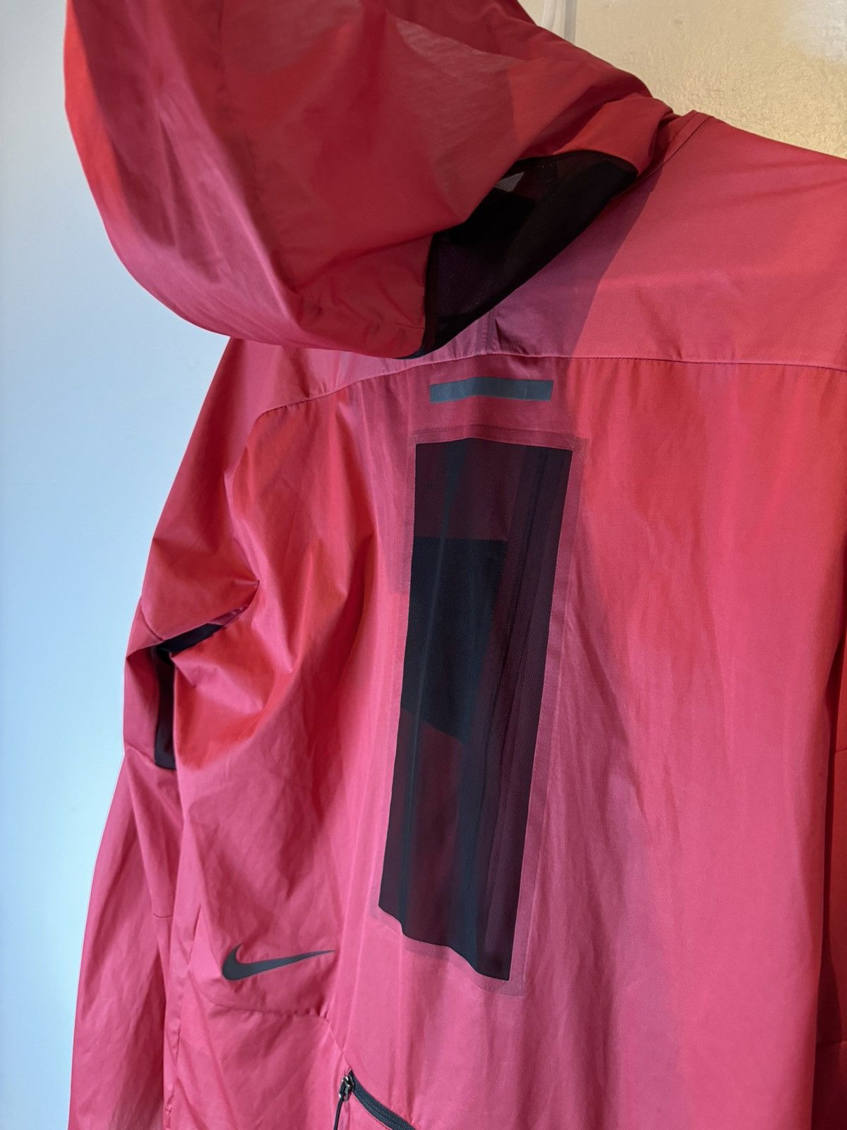 Nike Nike Men's Tech Pack Running Ultra Light Jacket Size L Red Size US L / EU 52-54 / 3 - 6 Thumbnail