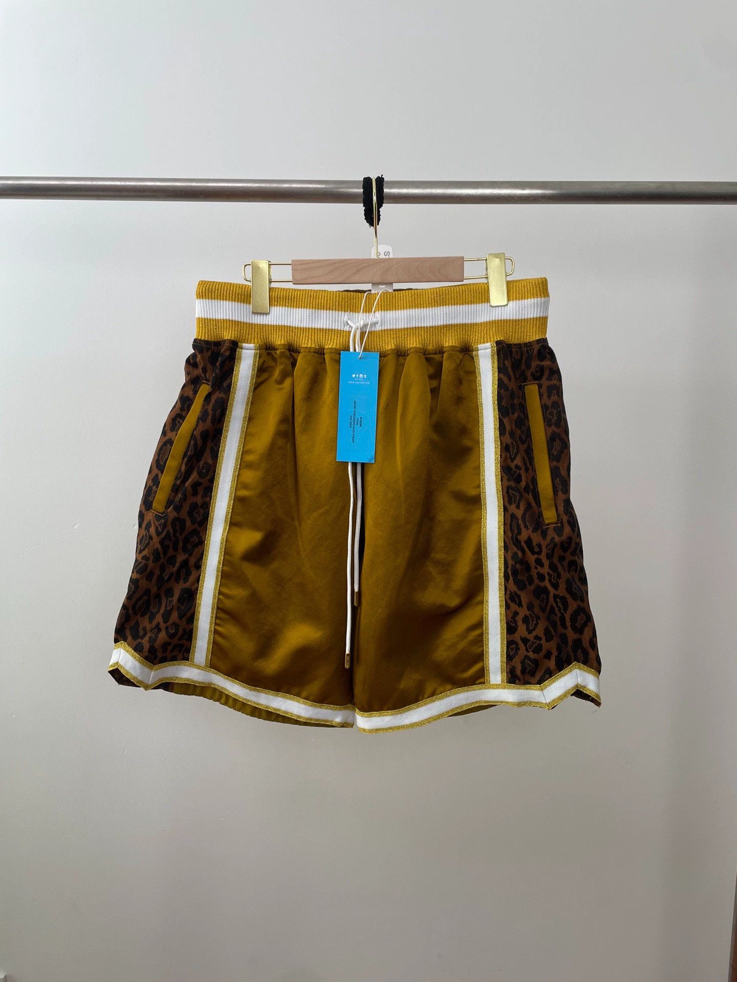 Other Just Don Leopard Print Side Velvet Shorts M GD Worn Size 27" / US 4 / IT 40 - 1 Thumbnail