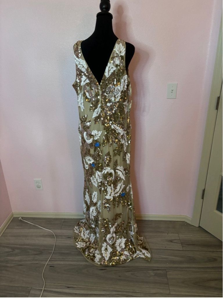 Mac Duggal Women's Mac Duggal Gold & White Sequin Dress Size 14 Size XL / US 12-14 / IT 48-50 - 6 Thumbnail