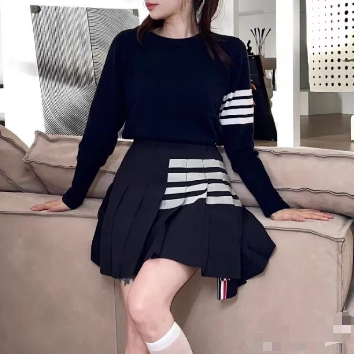 Thom Browne THOM BROWNE Classic 4-Stripe Pleated Short Skirt Women 36 Size 25" / US 0 / IT 36 - 7 Thumbnail