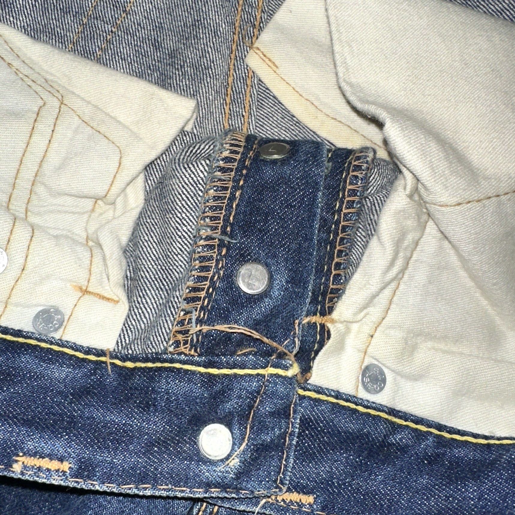 Levi's VINTAGE Levi's 501 Jeans Big E VTG 60s Redline Destroyed Denim 28x28 Blue Jeans Mens Size US 28 / EU 44 - 5 Thumbnail