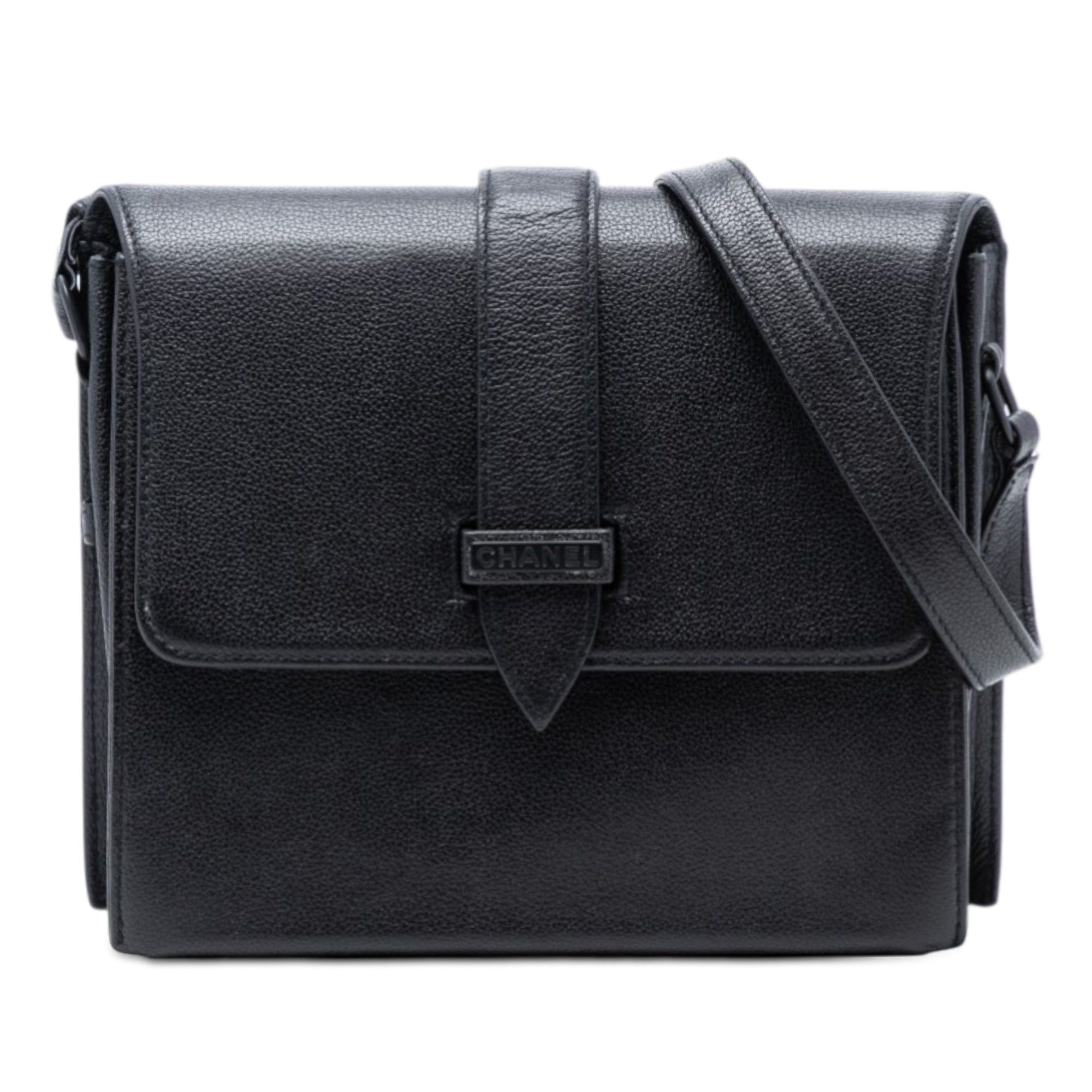 Chanel Grained Calfskin Flap Crossbody Size ONE SIZE - 1 Thumbnail