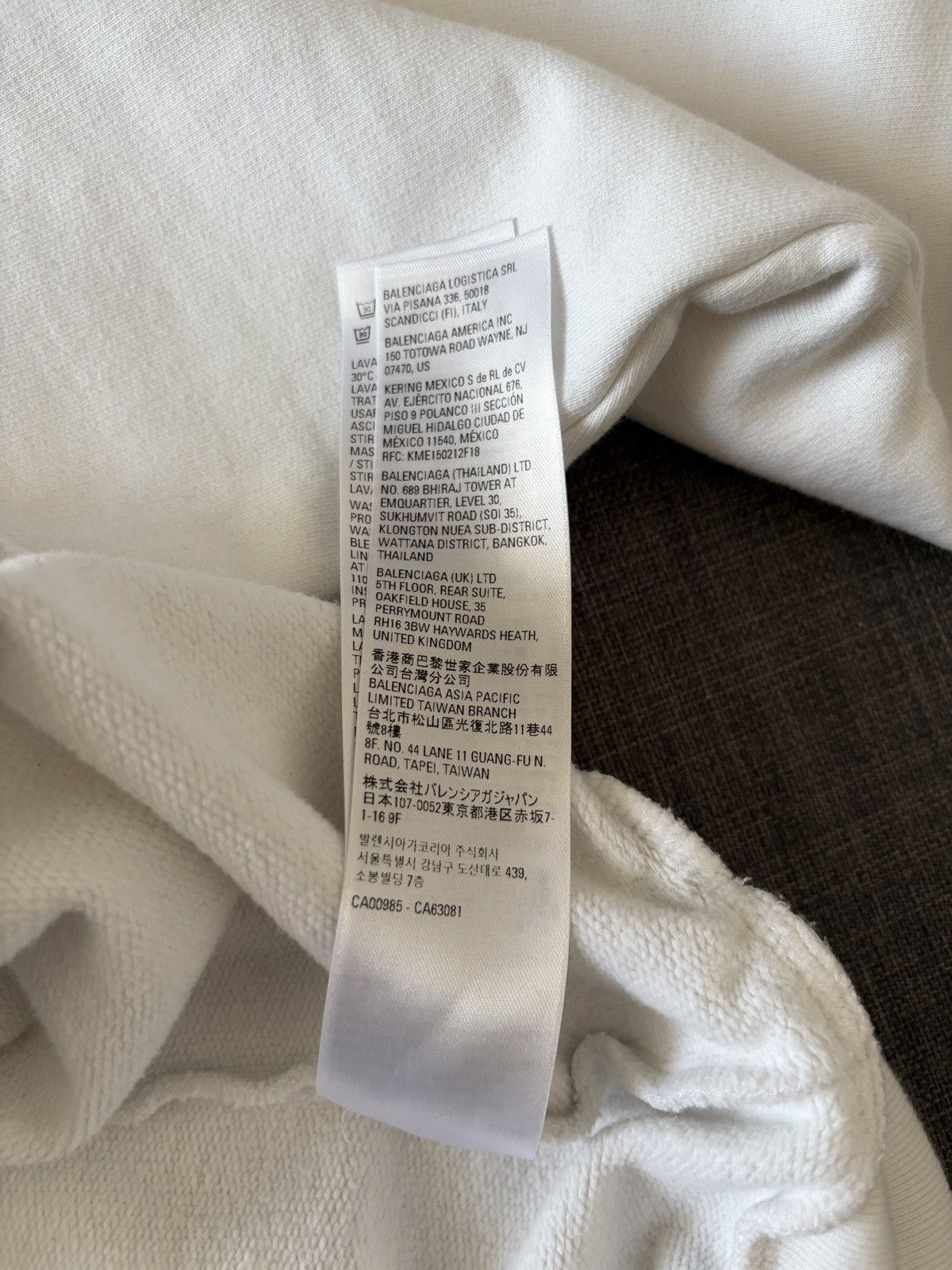 Balenciaga Balenciaga script logo crewneck white Size US L / EU 52-54 / 3 - 13 Thumbnail