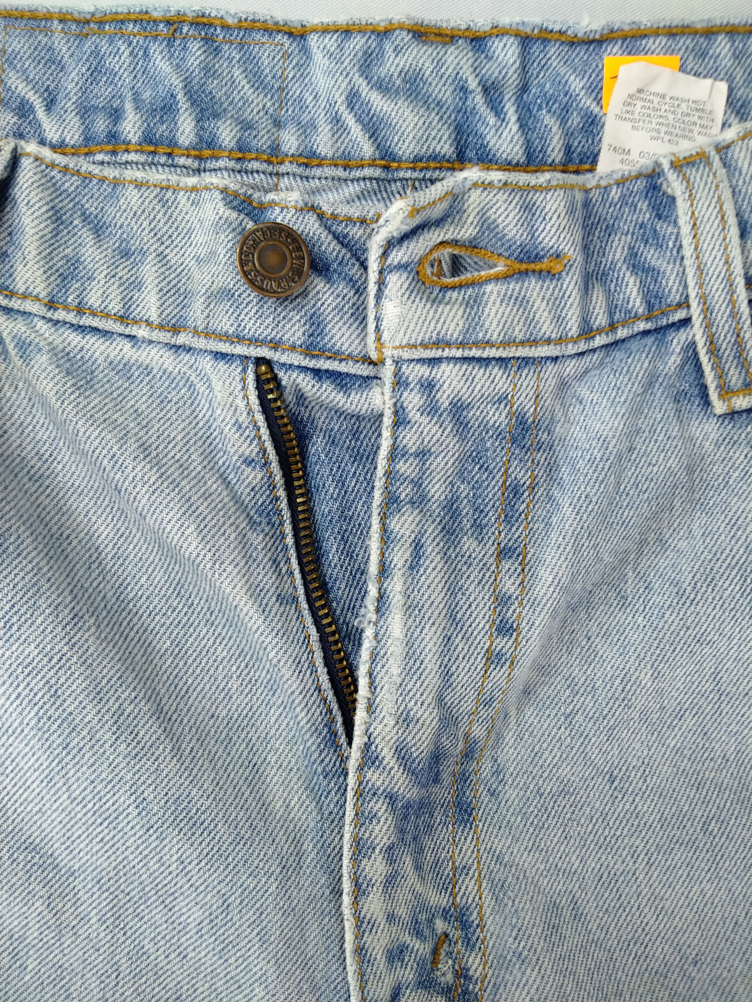 Levi's Light Wash Vintage Levi's 550 Relaxed Fit Denim 33x31 -JN487 Size US 33 - 7 Thumbnail