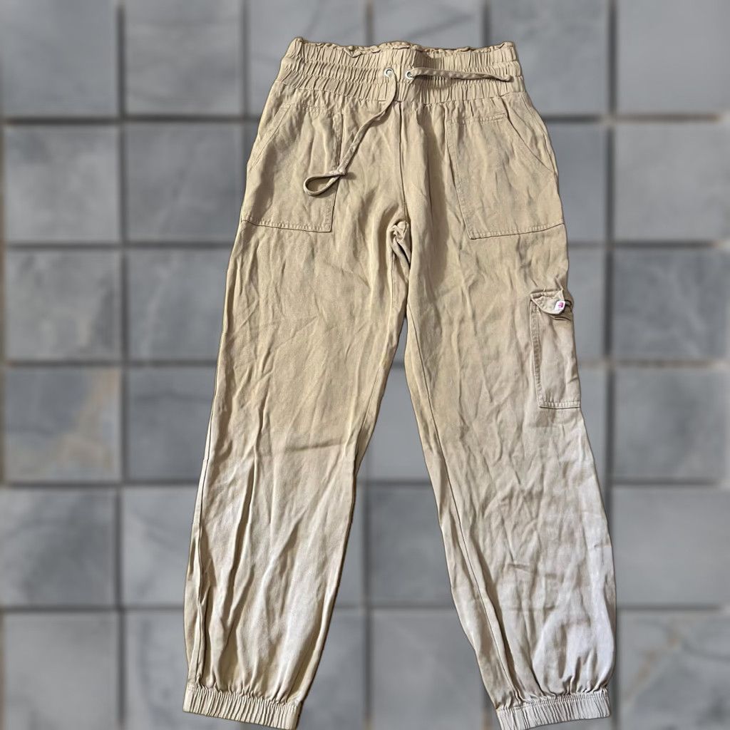 Juicy Couture Juicy Couture Pants Womens Small Beige Tan Jogger Cargo Ankle S Regular Cream Women Size 28" / US 6 / IT 42 - 1 Thumbnail