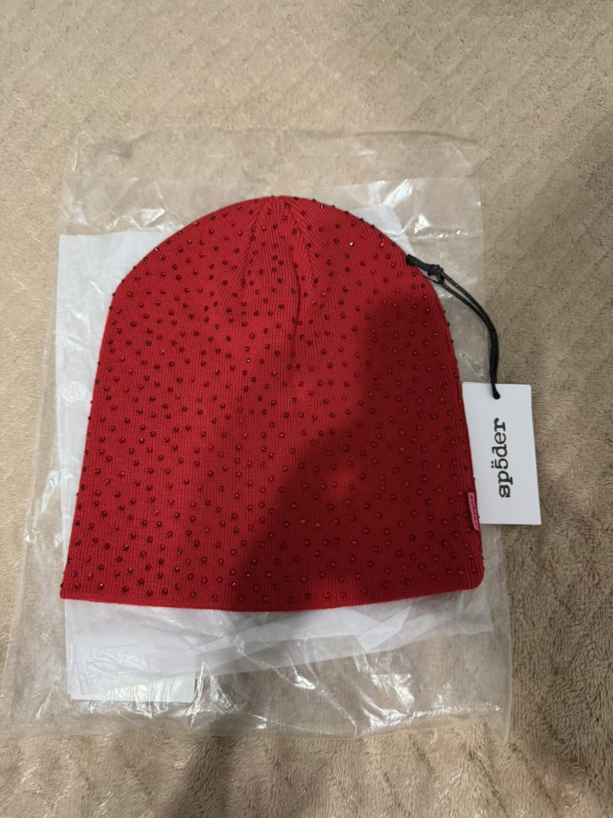 Sp5der SP5DER RED RHINESTONE VVS SKULLY BEANIE Size ONE SIZE - 1 Thumbnail