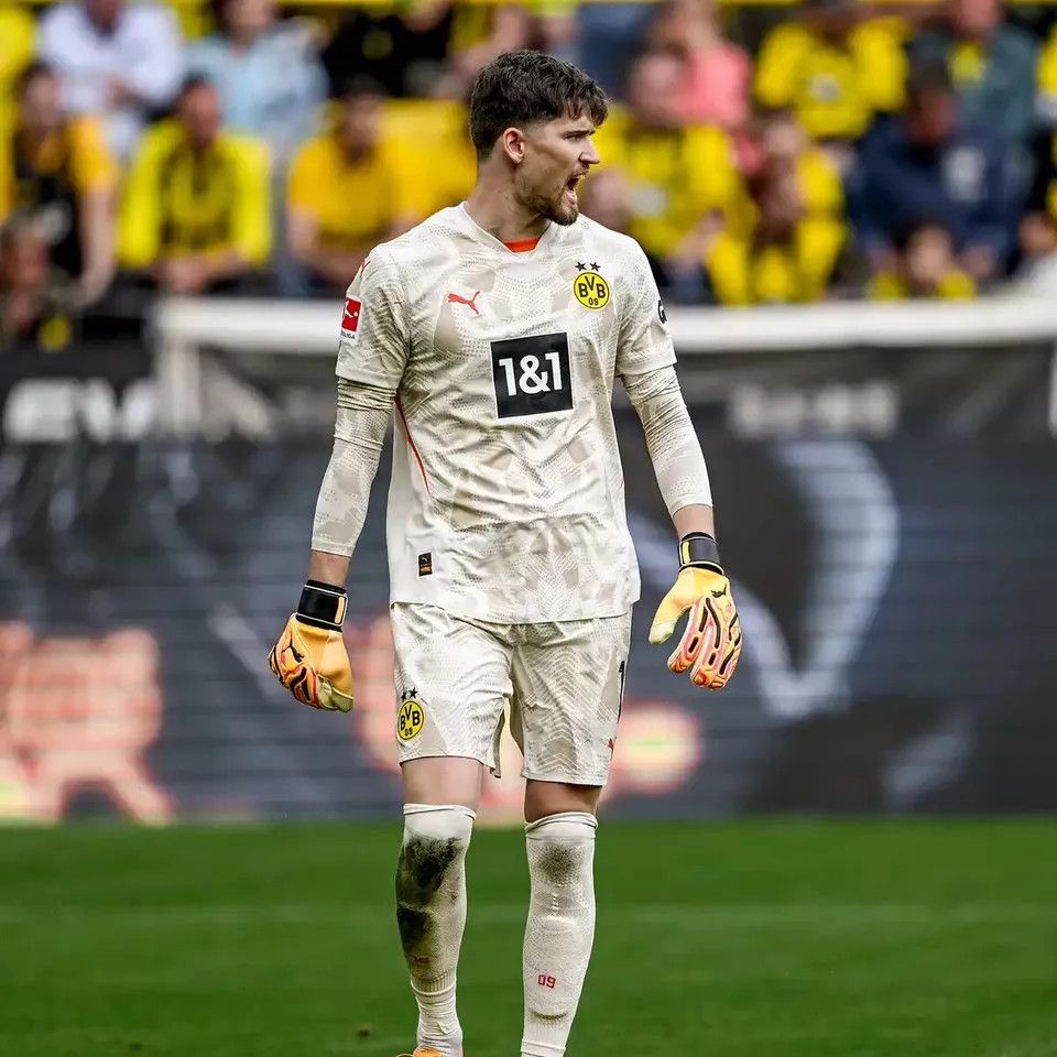 All Sport BORUSSIA DORTMUND 2024 2025 GOALKEEPER FOOTBALL SOCCER Size US M / EU 48-50 / 2 - 10 Thumbnail