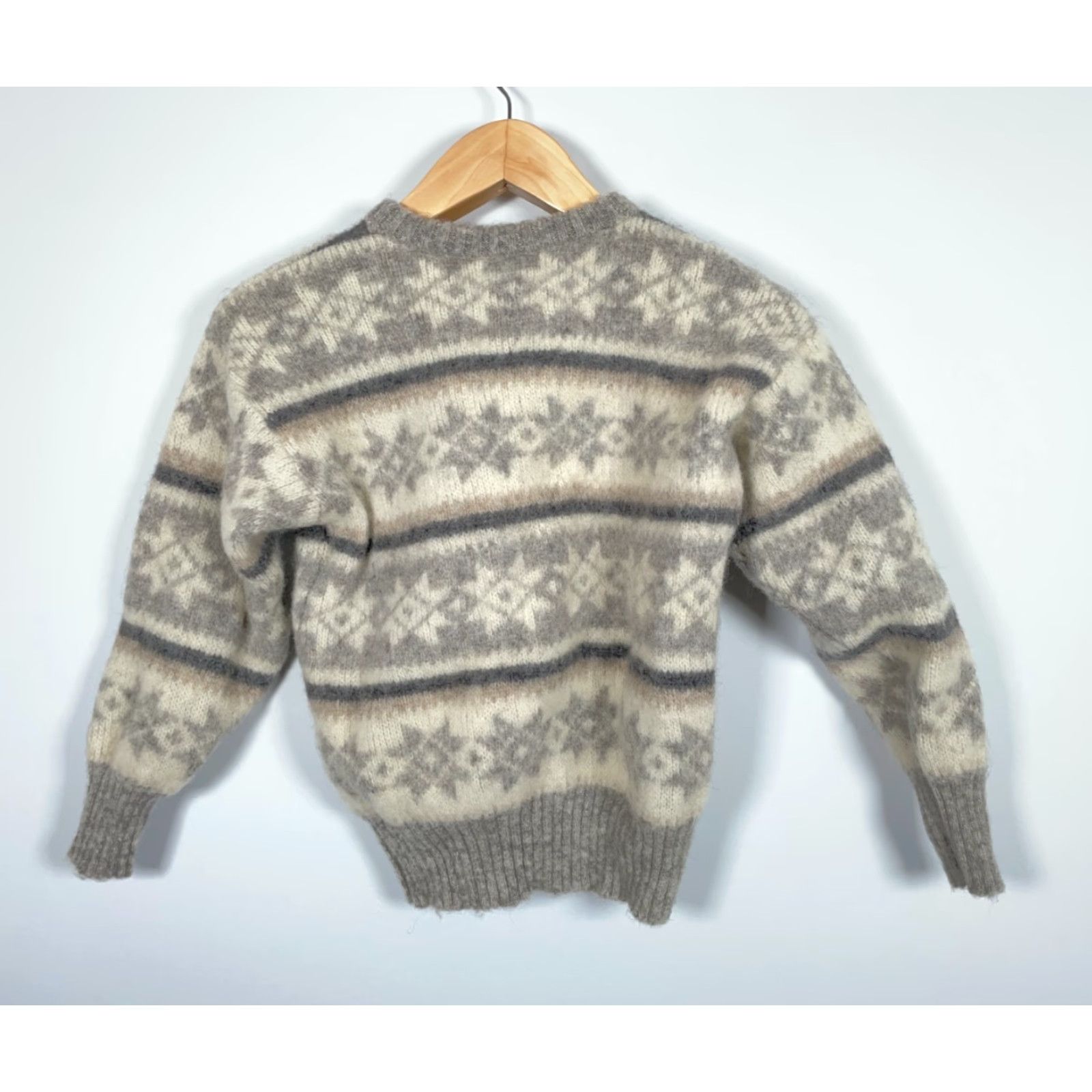 Vintage VINTAGE Hilda Sweater Women's Small Ivory Gray Snowflake Icelandic 60s Fair Isle Knit's Pullover Crew Neck Wool Jumper Size S / US 4 / IT 40 - 2 Thumbnail