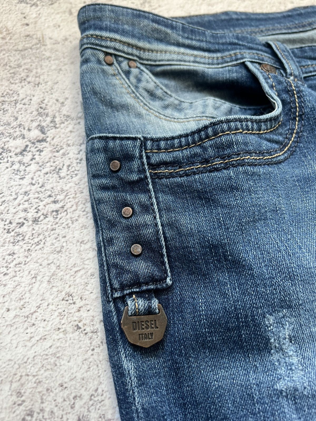 Diesel × If Six Was Nine × Vintage Vintage Diesel Faded Jeans Y2K Size US 34 / EU 50 - 6 Thumbnail