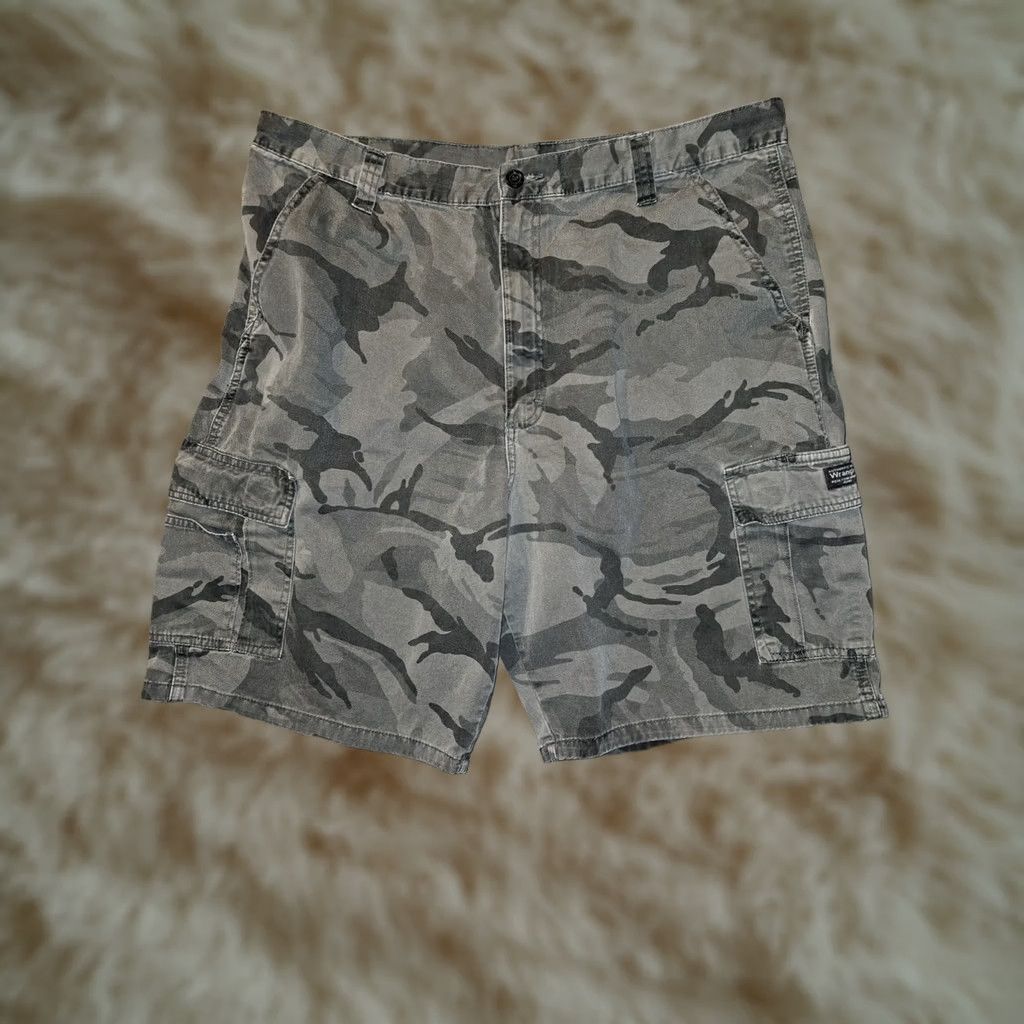Wrangler Wrangler Cargo Shorts Men's 40 Gray Camo High Rise Casual Workwear Size US 40 / EU 56 - 1 Thumbnail