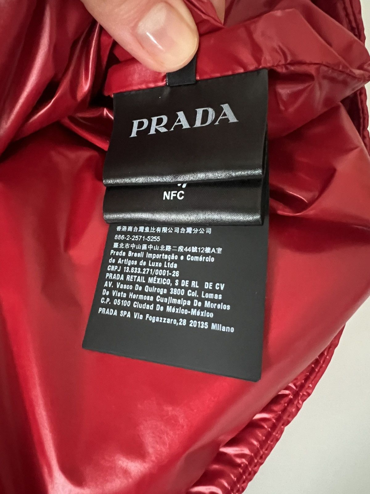 Prada Prada Logo Padded Vest in Red Size US XS / EU 42 / 0 - 8 Thumbnail