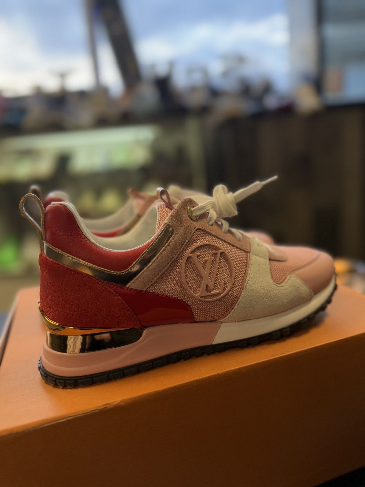 Louis Vuitton Louis Vuitton Women’s Pink Low Top Sneakers 38/8US Size US 8 / IT 38 - 6 Thumbnail