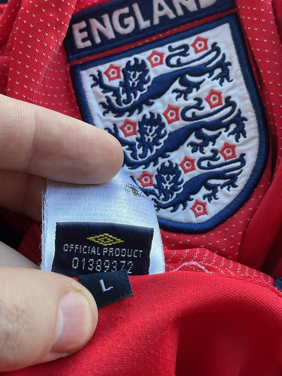 Umbro 2004 Umbro England long sleeve Red soccer jersey Vintage Size US XL / EU 56 / 4 - 11 Thumbnail