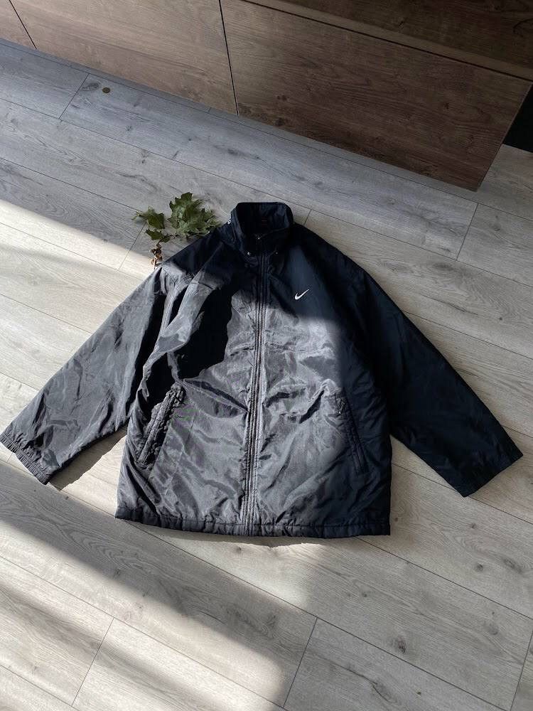 Nike Vintage Nike Puffer Jacket Big Logo Y2K Nylon Size US L / EU 52-54 / 3 - 3 Thumbnail
