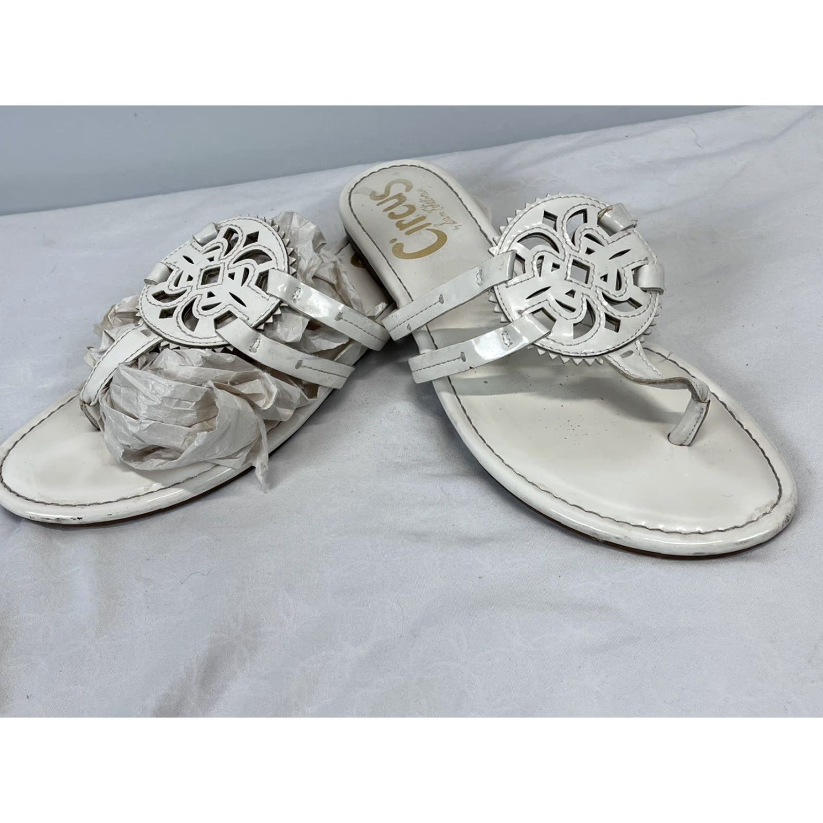 Vintage Circus by Sam Edelman Canyon Thong Sandals Sz 9.5 GUC White Medallion Leather Size US 9.5 / IT 39.5 - 2 Thumbnail