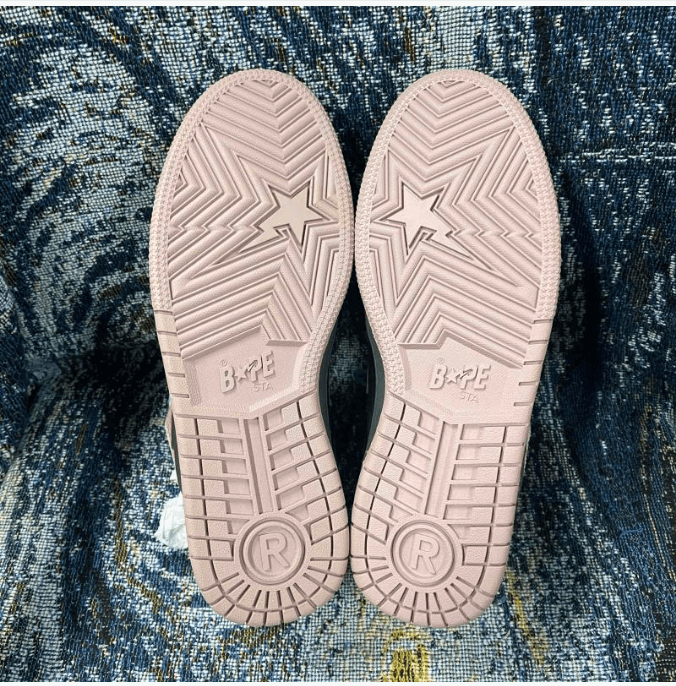 Bape A BATHING APE low-top sneakers for men in black and pink Size US 9.5 / EU 42-43 - 5 Thumbnail